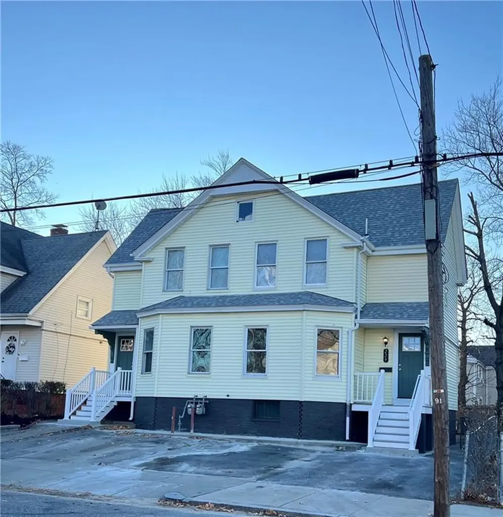 229 231 Narragansett Avenue Providence RI 02907