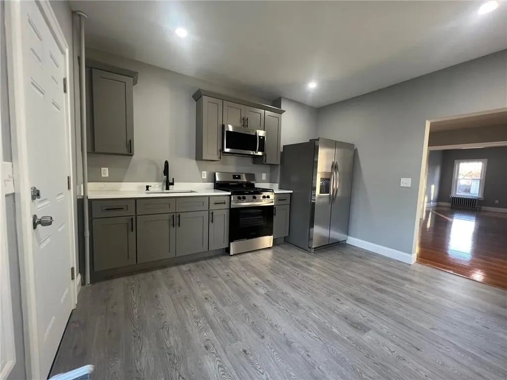 229 231 Narragansett Avenue Providence RI 02907
