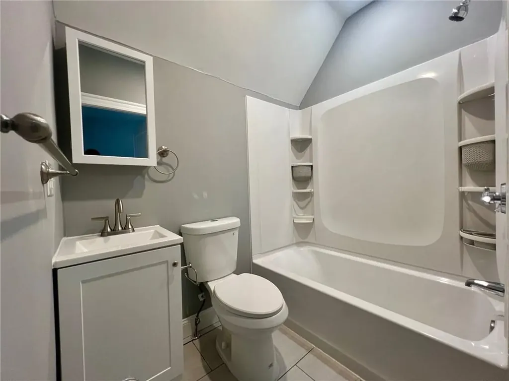 229 231 Narragansett Avenue Providence RI 02907