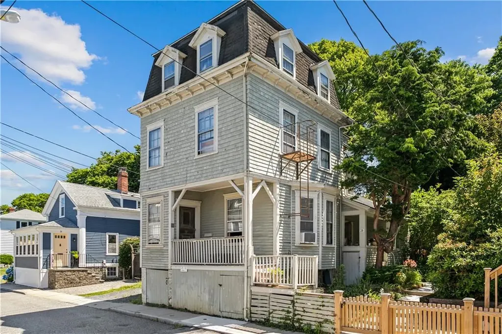 20 Anthony Street Newport RI 02840