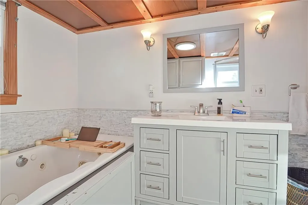 15 Kirk Drive Pawtucket RI 02861