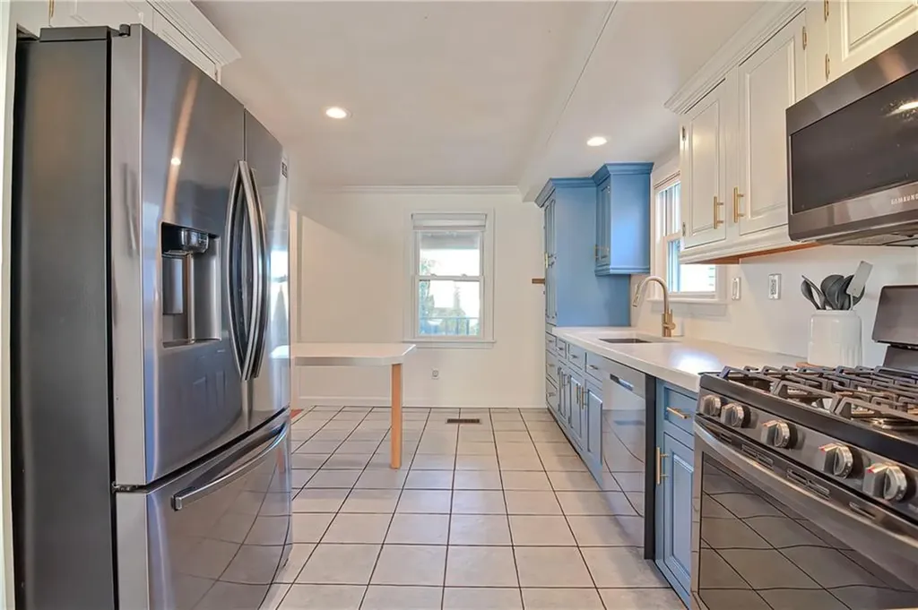 15 Kirk Drive Pawtucket RI 02861