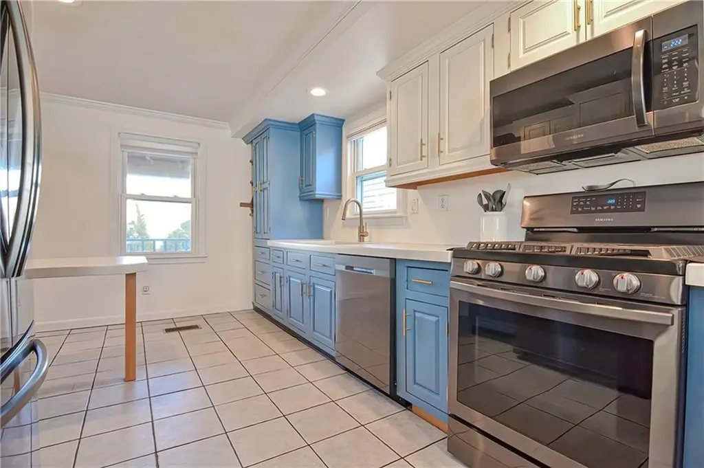 15 Kirk Drive Pawtucket RI 02861