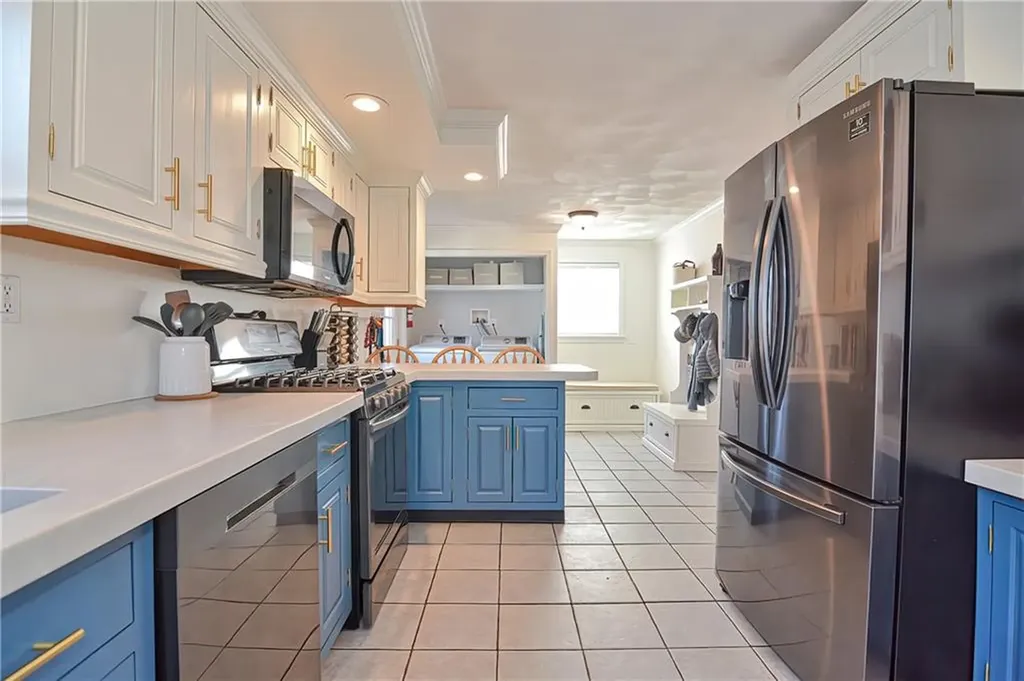 15 Kirk Drive Pawtucket RI 02861