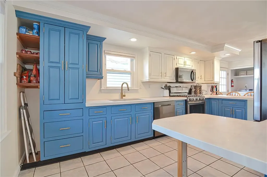 15 Kirk Drive Pawtucket RI 02861