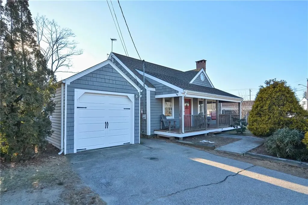 15 Kirk Drive Pawtucket RI 02861