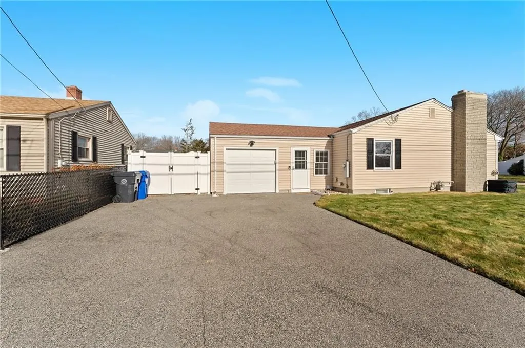 16 Fern Drive East Providence RI 02916