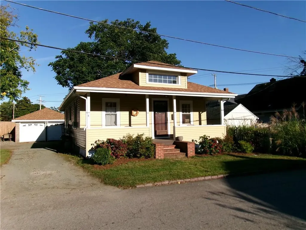 258 Tennyson Road Warwick RI 02888