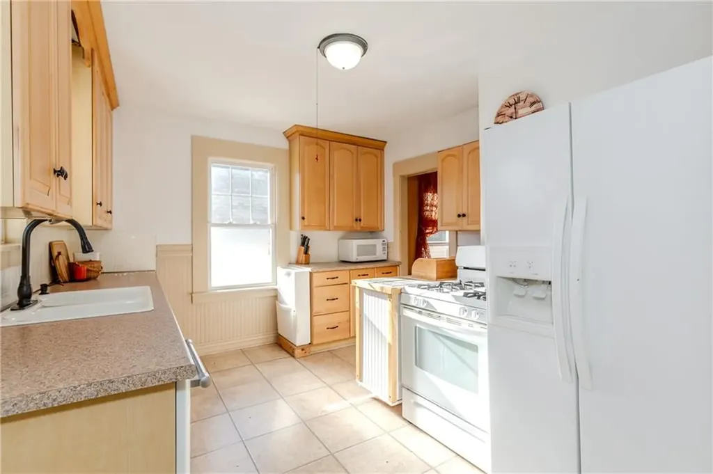 258 Tennyson Road Warwick RI 02888