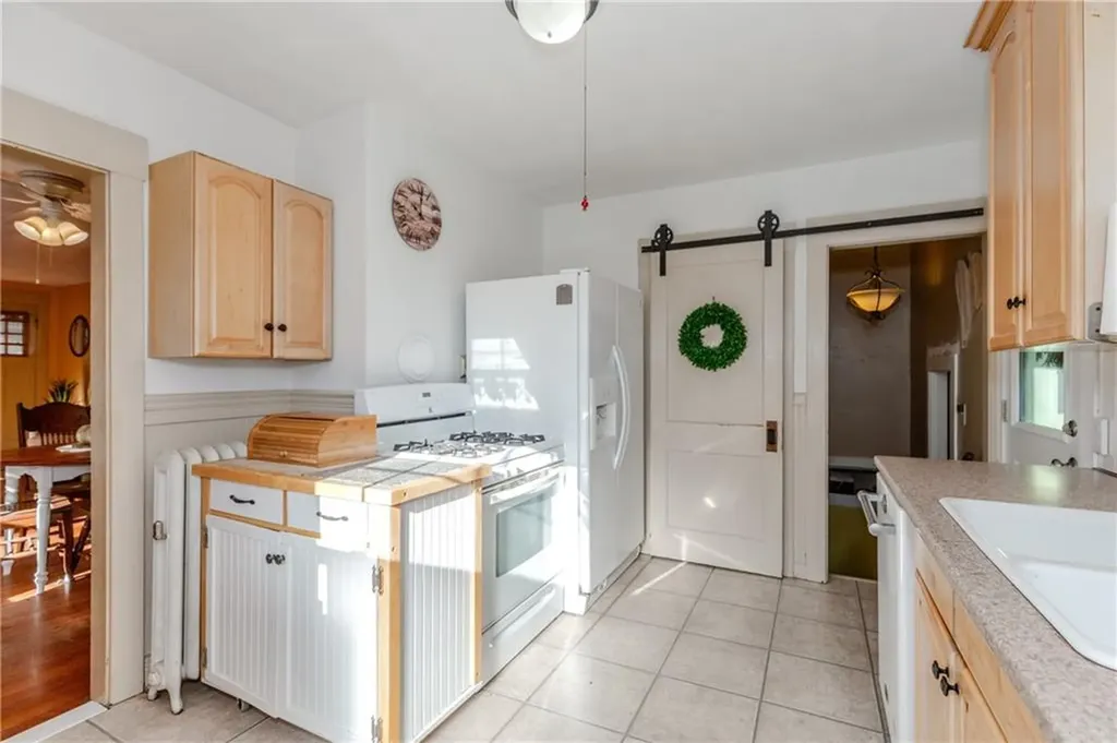 258 Tennyson Road Warwick RI 02888