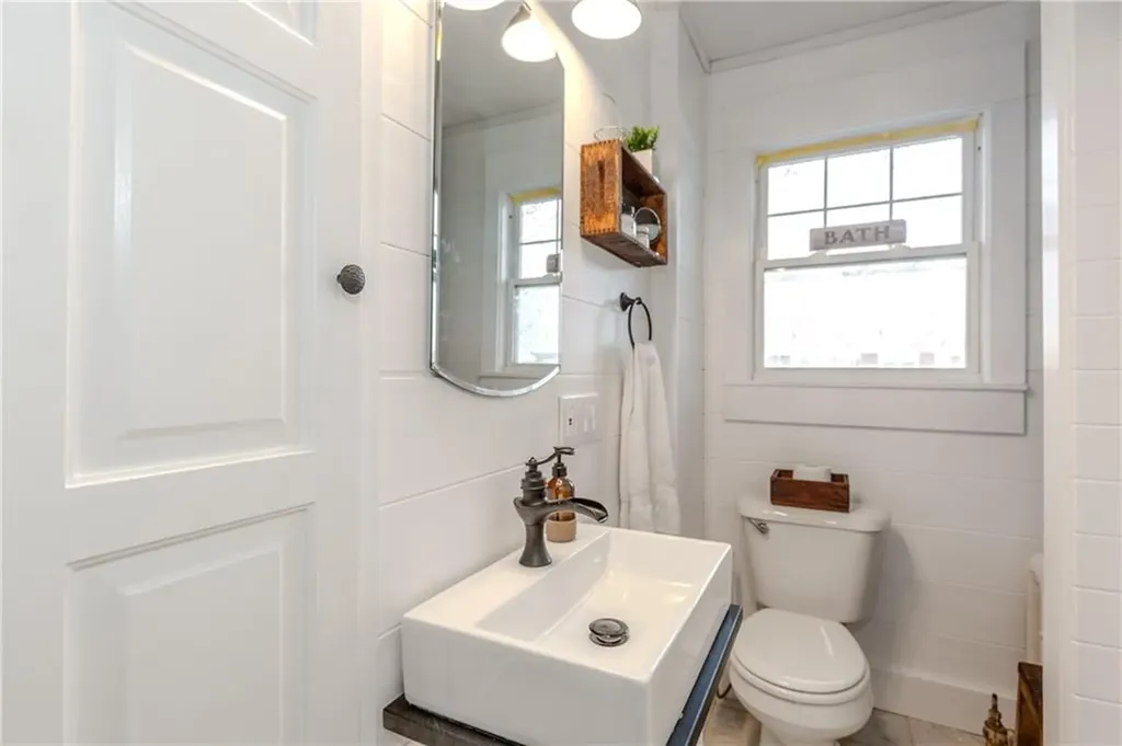 258 Tennyson Road Warwick RI 02888