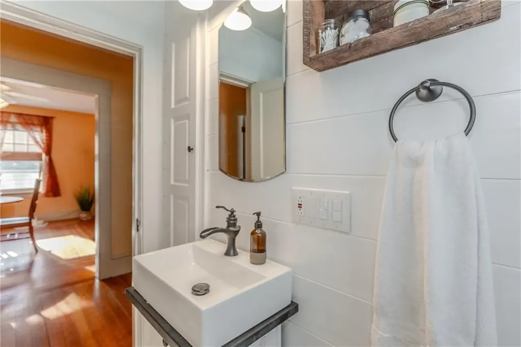 258 Tennyson Road Warwick RI 02888