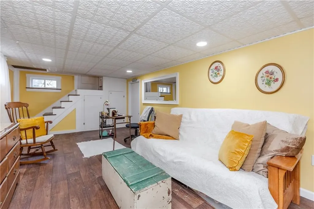 258 Tennyson Road Warwick RI 02888