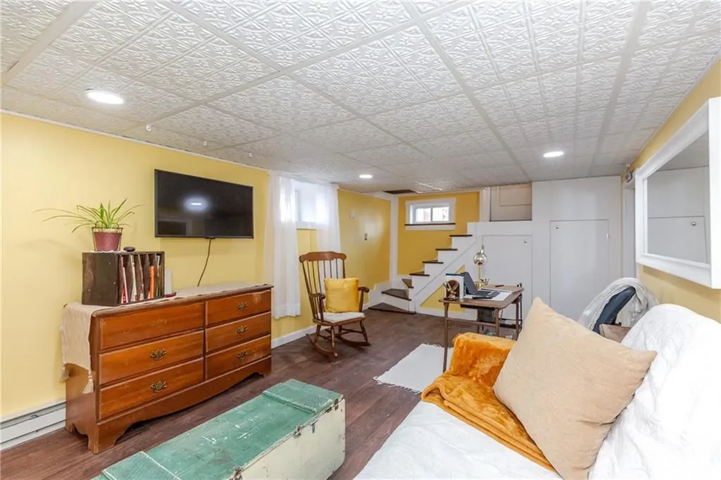 258 Tennyson Road Warwick RI 02888