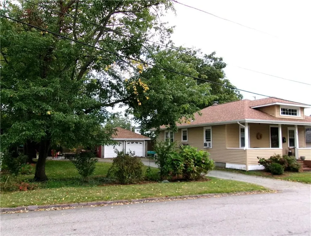 258 Tennyson Road Warwick RI 02888