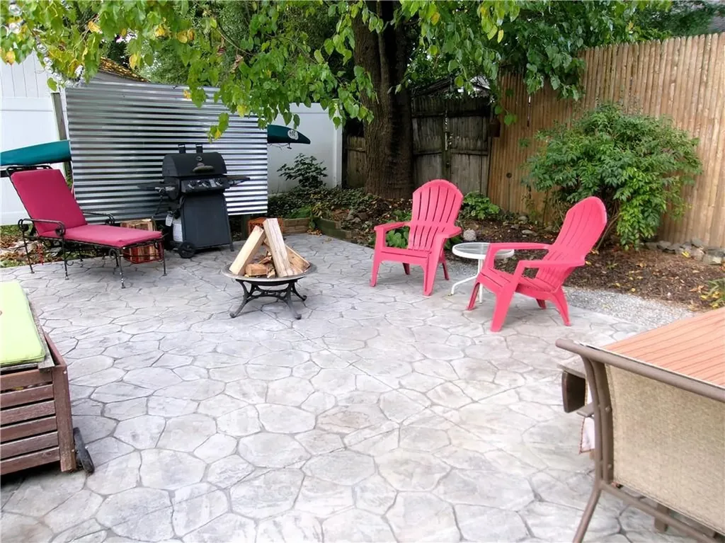 258 Tennyson Road Warwick RI 02888