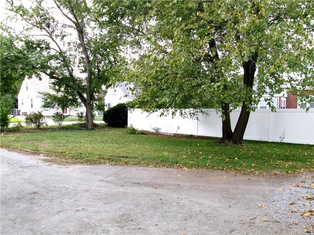 258 Tennyson Road Warwick RI 02888