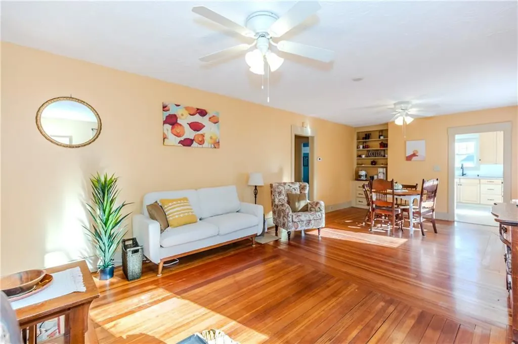 258 Tennyson Road Warwick RI 02888