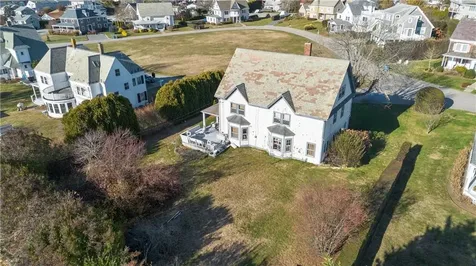 4 Renfrew Park Middletown RI 02842