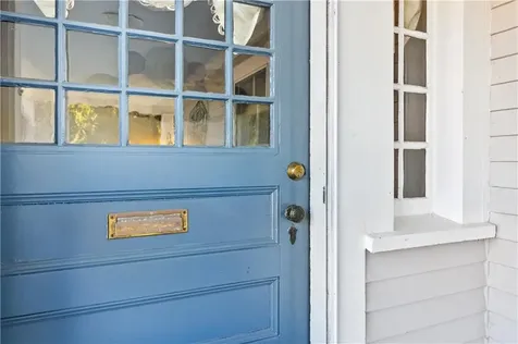 4 Renfrew Park Middletown RI 02842