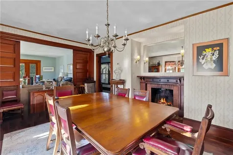 4 Renfrew Park Middletown RI 02842