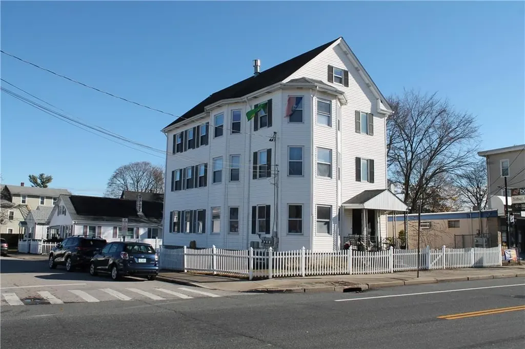 365 367 Smithfield Avenue Pawtucket RI 02860