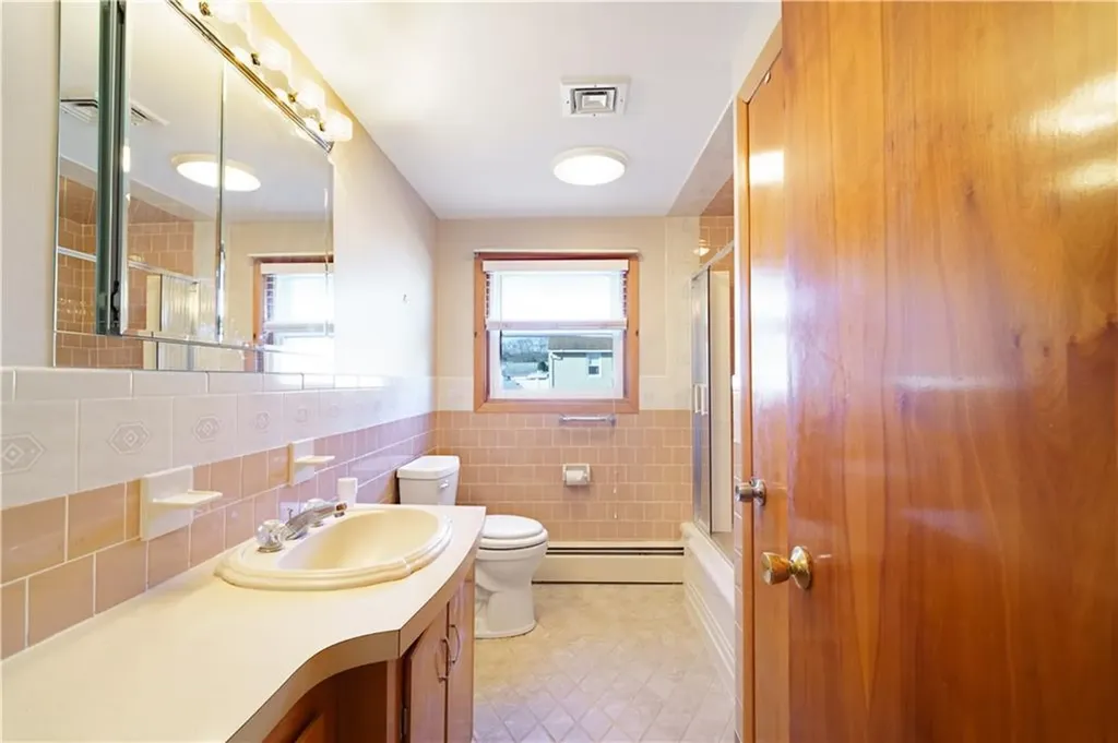 59 Barnold Street West Warwick RI 02893
