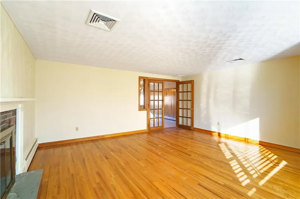 59 Barnold Street West Warwick RI 02893
