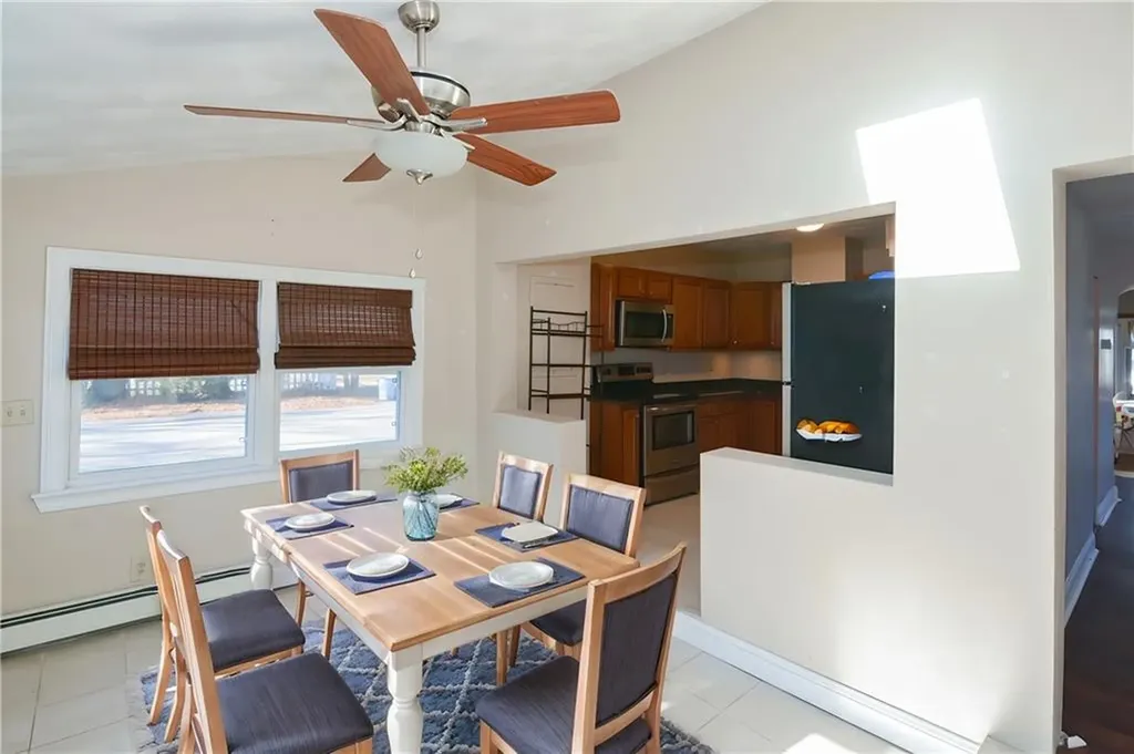 206 Riverside Avenue Warwick RI 02889