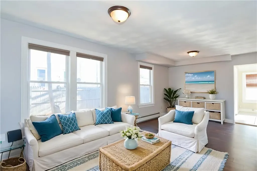206 Riverside Avenue Warwick RI 02889
