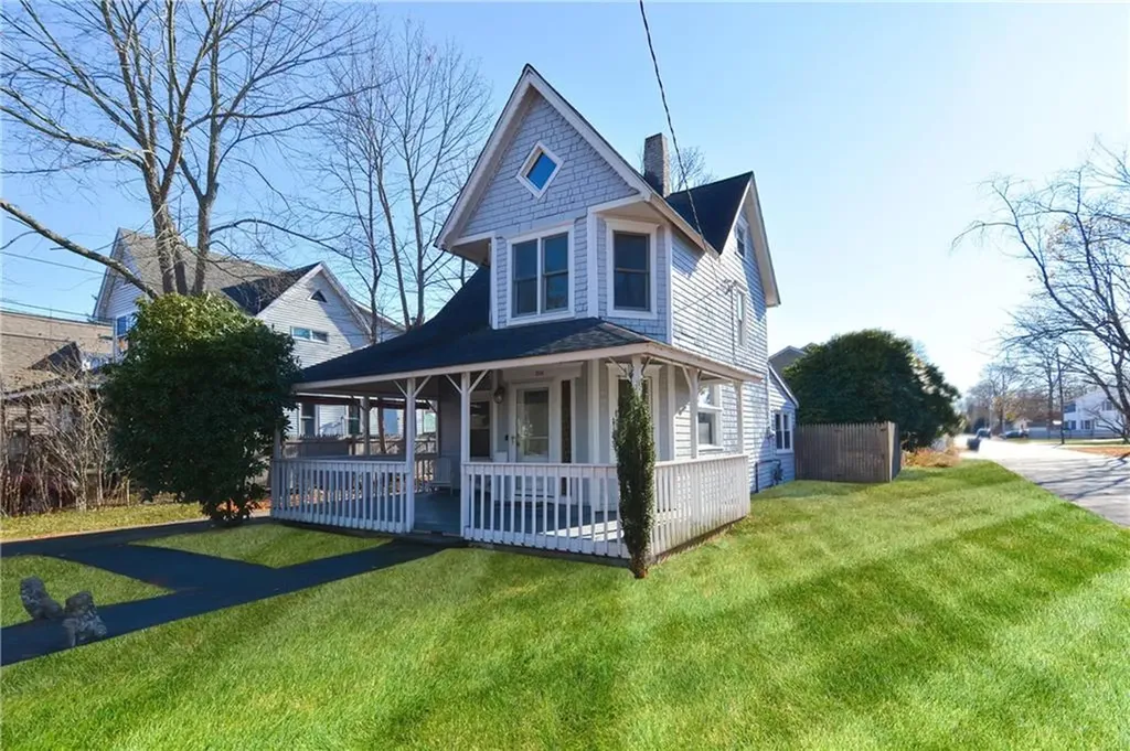 206 Riverside Avenue Warwick RI 02889