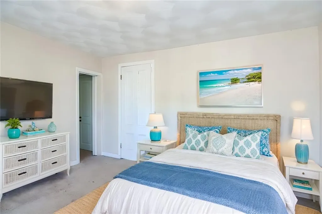 206 Riverside Avenue Warwick RI 02889