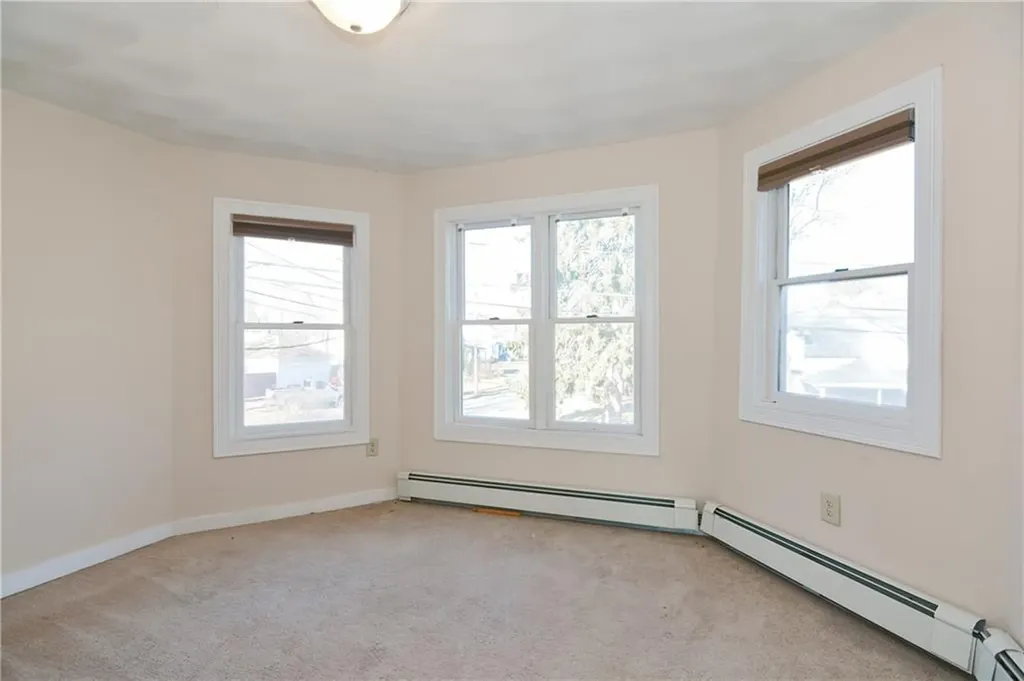 206 Riverside Avenue Warwick RI 02889