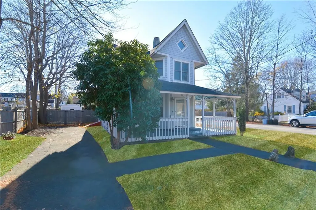 206 Riverside Avenue Warwick RI 02889