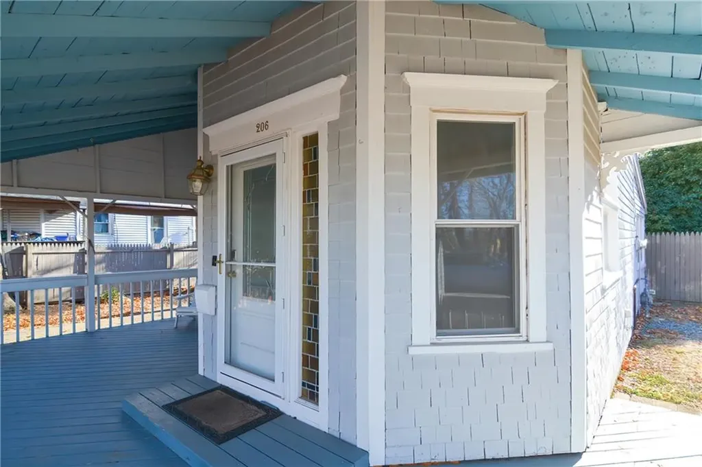 206 Riverside Avenue Warwick RI 02889