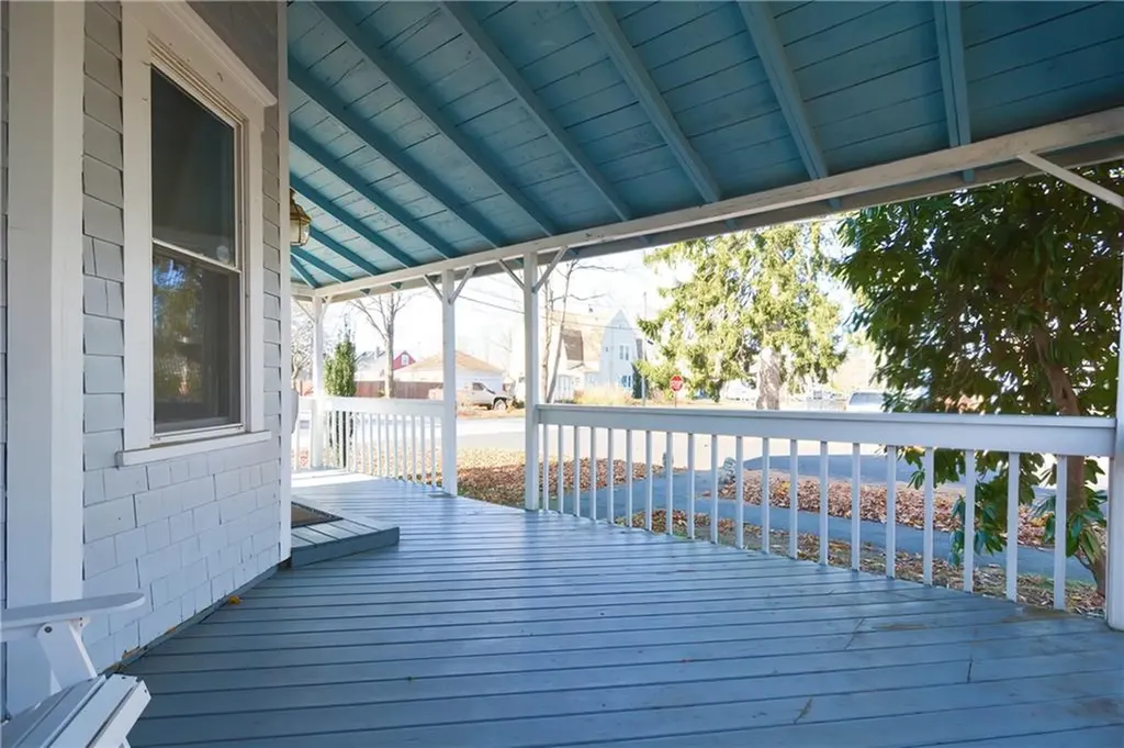 206 Riverside Avenue Warwick RI 02889