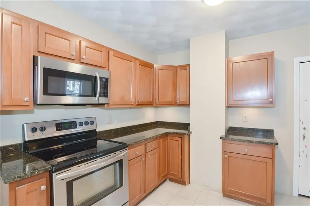 206 Riverside Avenue Warwick RI 02889