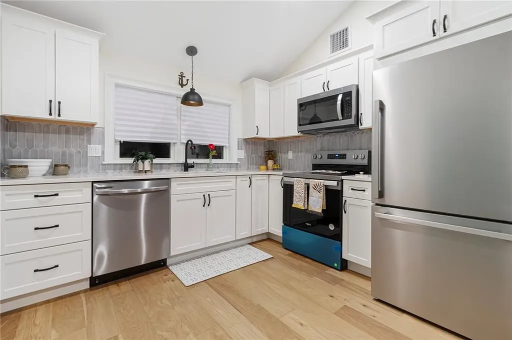 5 Port Avenue Jamestown RI 02835