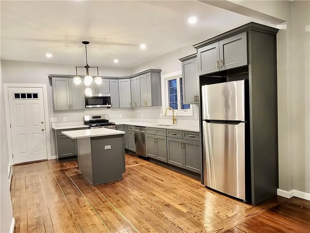 890 River Avenue Providence RI 02908