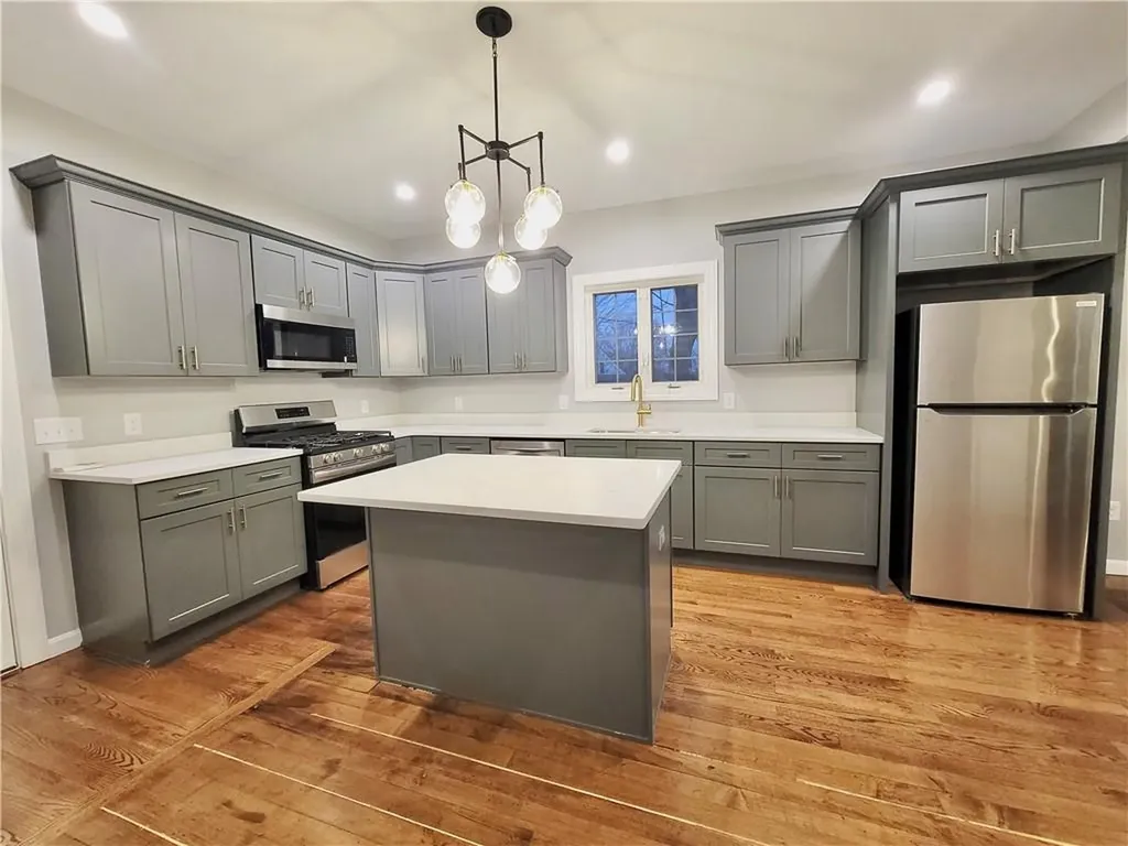 890 River Avenue Providence RI 02908