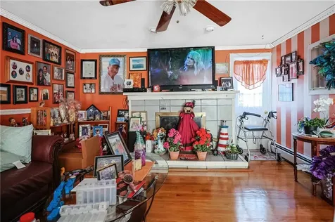 317 Claypool Drive Warwick RI 02886