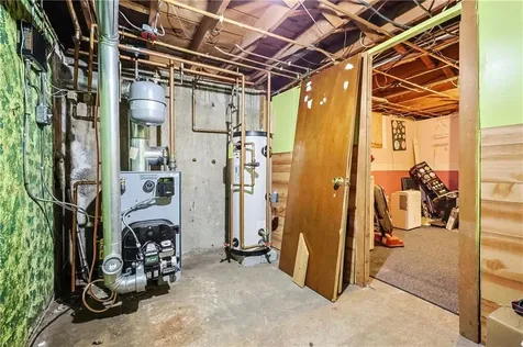 317 Claypool Drive Warwick RI 02886