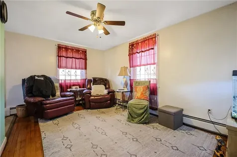 317 Claypool Drive Warwick RI 02886