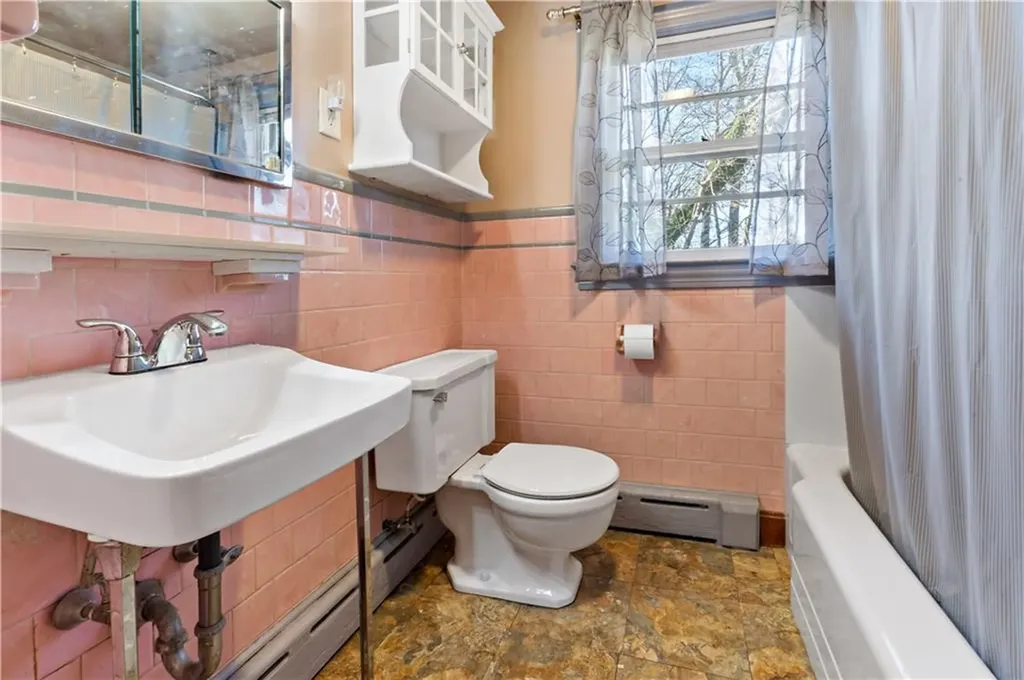 19 Campion Avenue Tiverton RI 02878