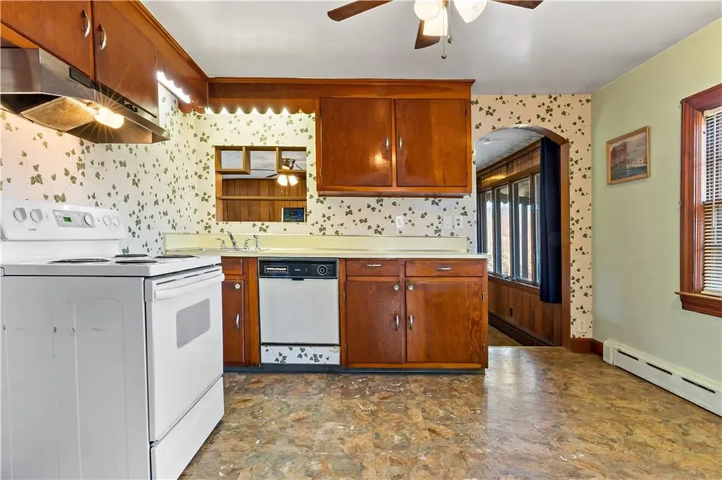 19 Campion Avenue Tiverton RI 02878