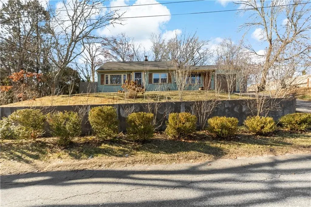 19 Campion Avenue Tiverton RI 02878