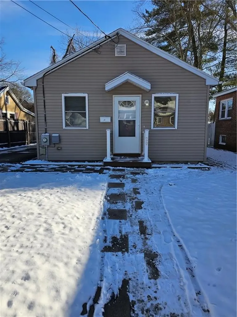 20 Overbrook Avenue Warwick RI 02889