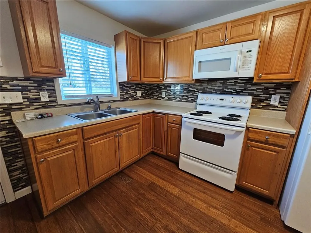 20 Overbrook Avenue Warwick RI 02889