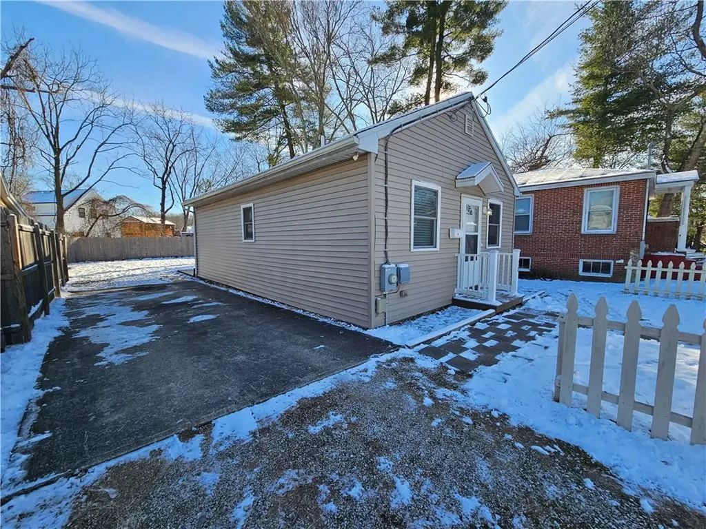 20 Overbrook Avenue Warwick RI 02889