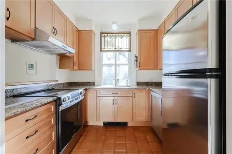 249 Hope Street Bristol RI 02809